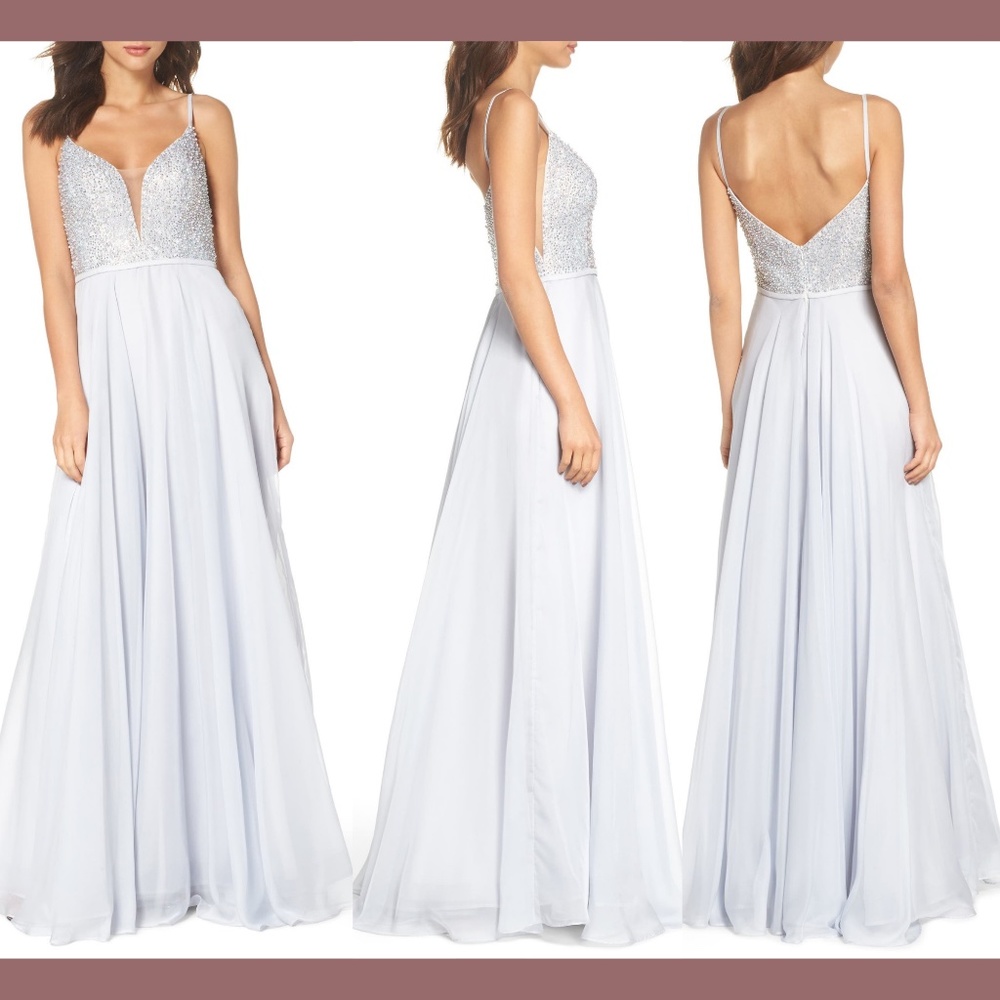 NEW $418 La Femme [SZ 0‎ ] Beaded V-Neck Chiffon Gown in SIlver